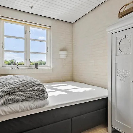 3 Bedroom Awesome In Brenderup Fyn