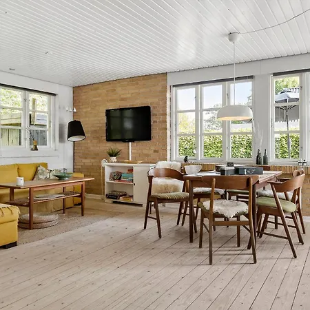 3 Bedroom Awesome In Brenderup Fyn * Skovs-Hojrup